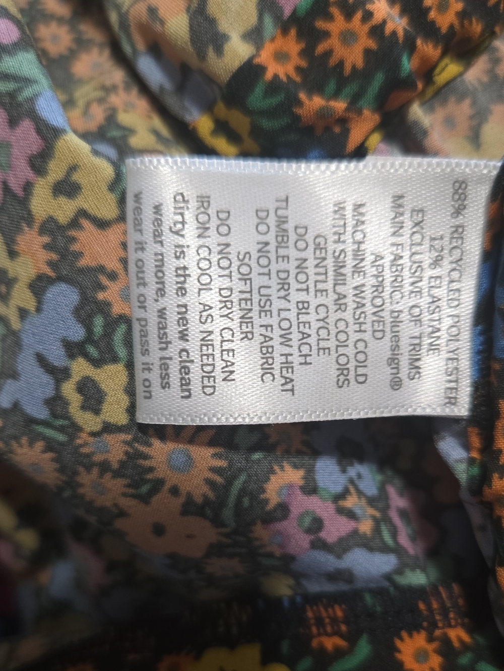 Floral V-Neck Sleeveless Women’s Dress in Multi In Size Large - Picture 8 of 9